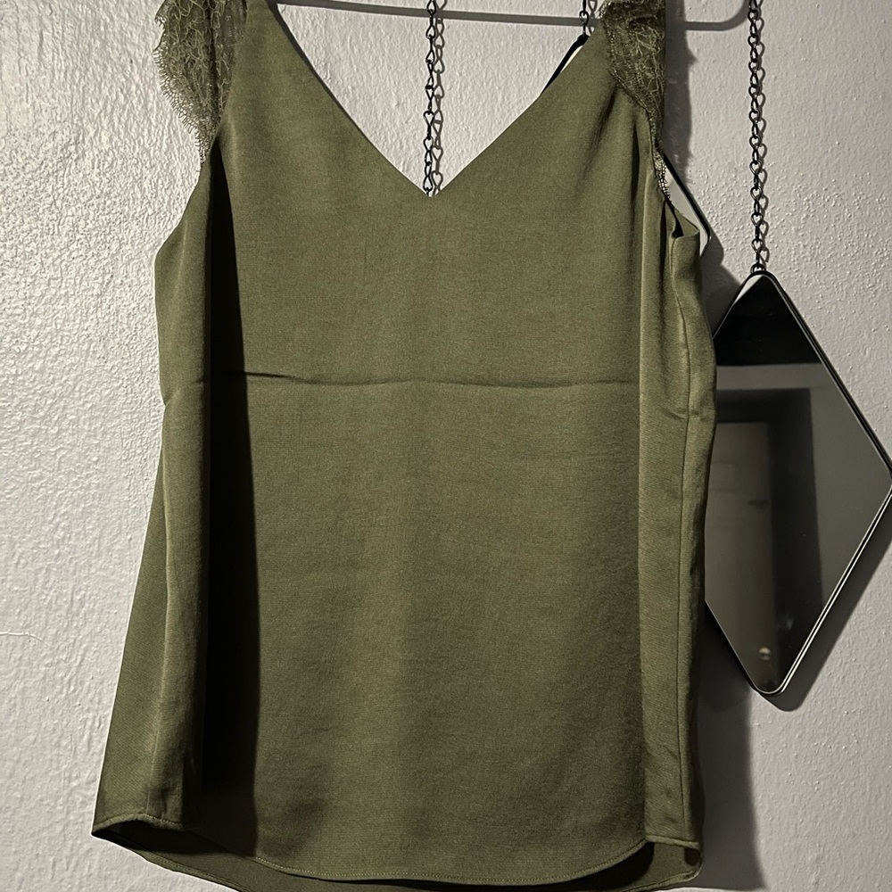 Express green silk top ( Med.)